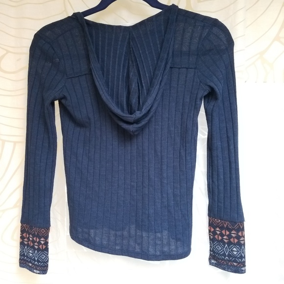 Tillys Full Tilt Blue Hoodie Shirt Tribal Pattern - Picture 2 of 4